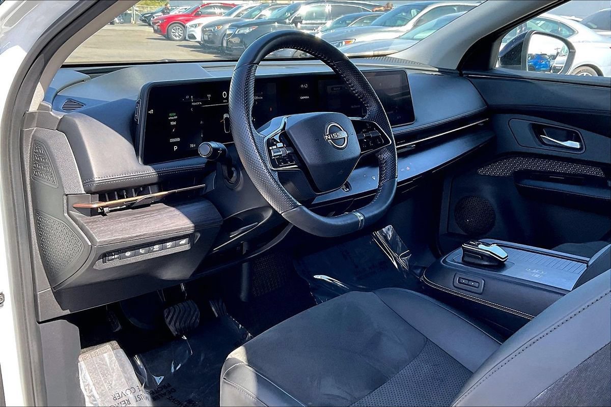 Used 2025 Nissan Ariya FWD image 24