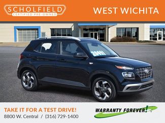 Used 2025 Hyundai Venue SEL FWD video 1