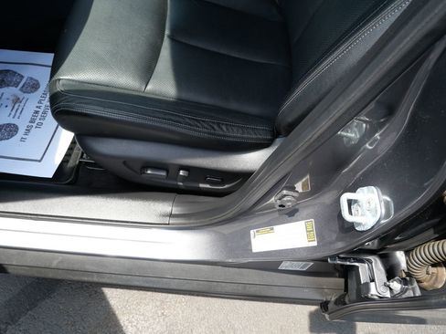 Used 2018 Nissan Rogue SL w/ Premium Package AWD/4WD image 15