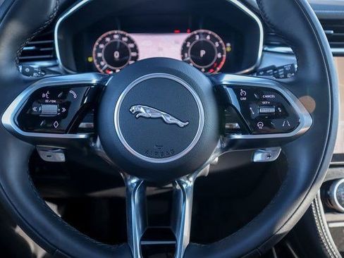 Used 2024 Jaguar F-PACE R-Dynamic S image 19