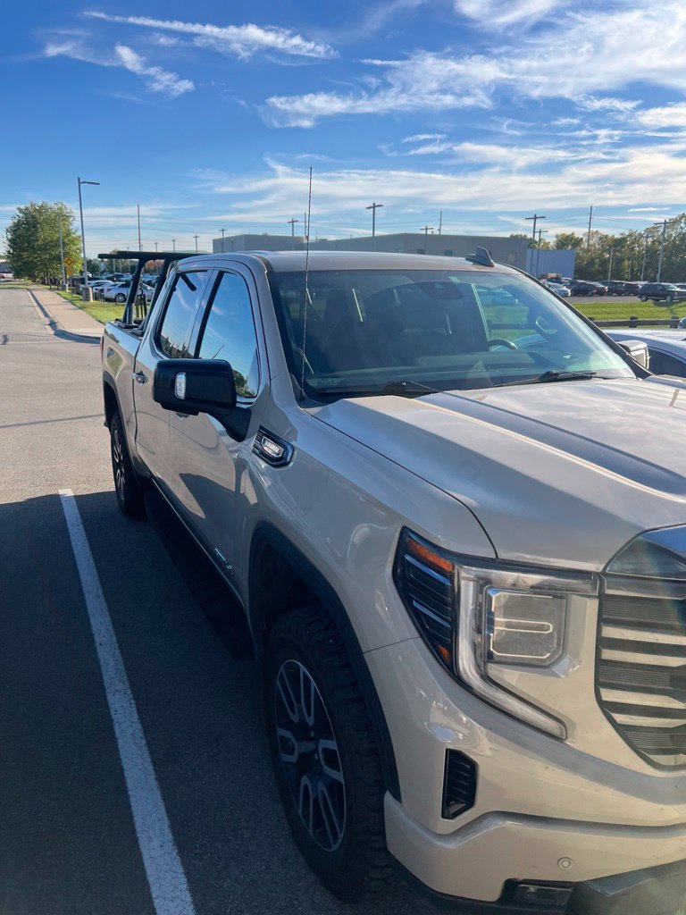 Used 2023 GMC Sierra 1500 AT4 w/ AT4 Premium Package AWD/4WD image 8