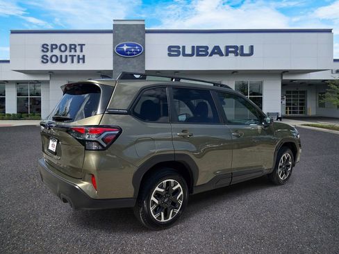 Used 2025 Subaru Forester Premium w/ Convenience Package #1 AWD/4WD image 3