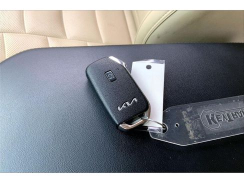 Used 2023 Kia Stinger GT2 AWD/4WD image 12