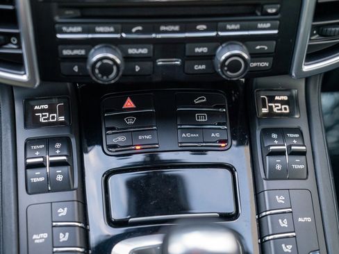 Used 2016 Porsche Cayenne GTS image 20