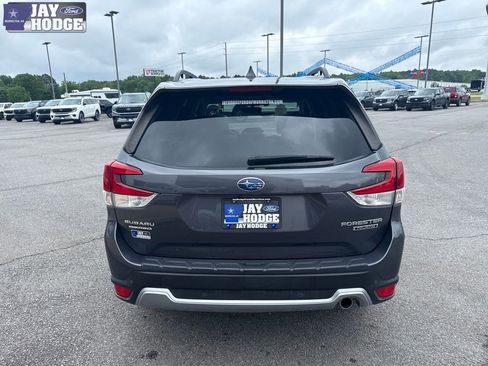 Used 2021 Subaru Forester Touring AWD/4WD image 5