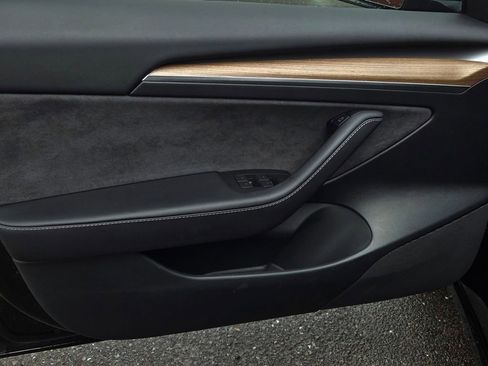 Used 2023 Tesla Model 3 Standard Range image 10