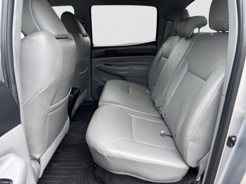 Used 2015 Toyota Tacoma 4x4 Double Cab image 16