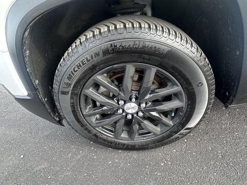 Used 2019 GMC Acadia SLT image 9