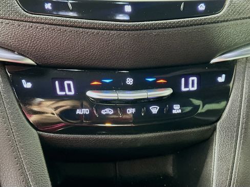 Used 2020 Cadillac XT5 Premium Luxury FWD image 16