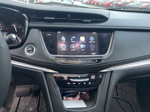 Used 2017 Cadillac XT5 Luxury w/ Driver Awareness Package image 6