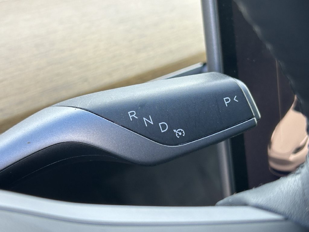 Used 2023 Tesla Model Y Long Range AWD/4WD image 28