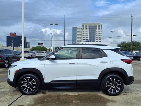 Used 2021 Chevrolet TrailBlazer ACTIV w/ Technology Package FWD image 24