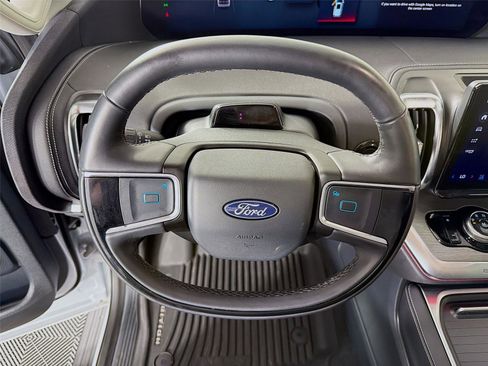 Used 2025 Ford Expedition Max Platinum AWD/4WD image 12