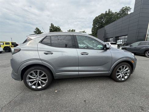 Used 2024 Buick Encore GX Avenir w/ Avenir Convenience Package FWD image 6