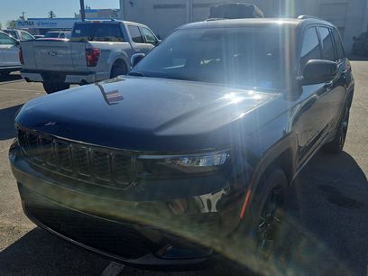 Used 2023 Jeep Grand Cherokee Altitude