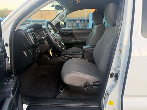 Used 2016 Toyota Tacoma SR RWD image 9
