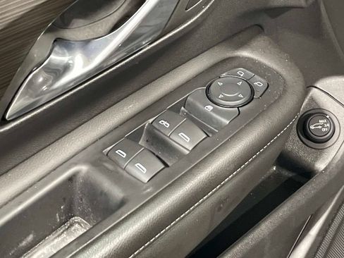 Used 2023 GMC Terrain SLE w/ Driver Convenience Package FWD image 18