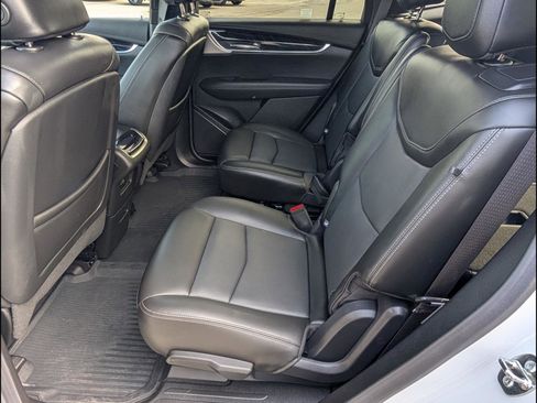 Used 2024 Cadillac XT6 Premium Luxury w/ Technology Package image 15