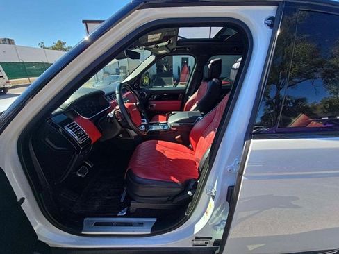 Used 2021 Land Rover Range Rover SV Autobiography Dynamic image 2