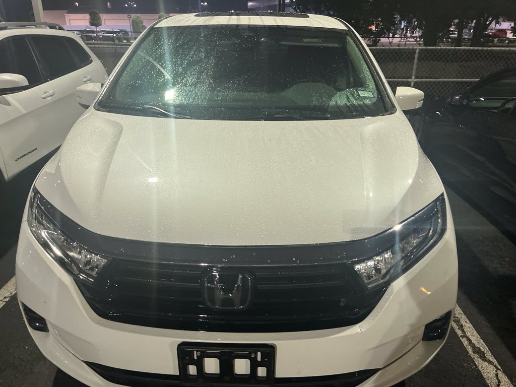 Used 2024 Honda Odyssey Touring image 2