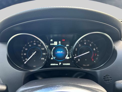 Used 2020 Jaguar F-PACE Prestige image 27