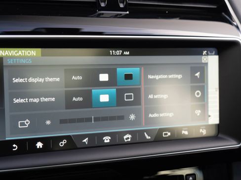 Used 2017 Jaguar F-PACE S image 22