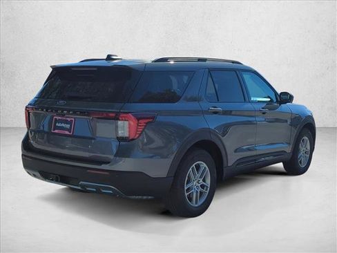 New 2026 Ford Explorer Active w/ Active Comfort Package image 2