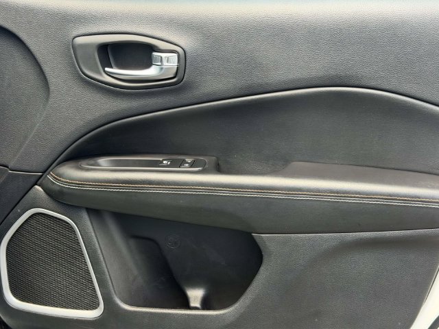 Used 2018 Jeep Compass Sport w/ Tech Group AWD/4WD image 8