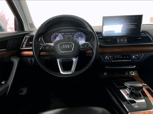 Used 2021 Audi Q5 2.0T Premium Plus w/ Premium Plus Package AWD/4WD image 12