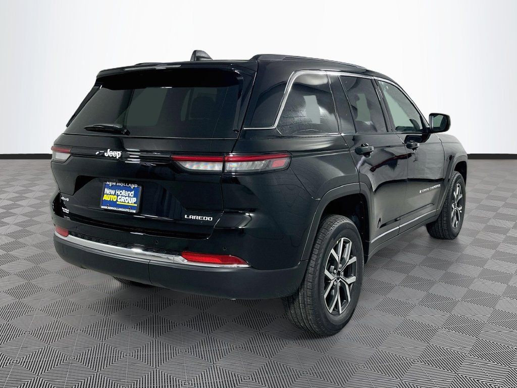 New 2027 Jeep Grand Cherokee 4WD image 4