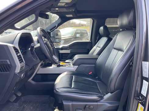 Used 2019 Ford F150 Lariat w/ Equipment Group 502A Luxury AWD/4WD image 16