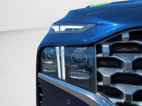 Used 2021 Hyundai Santa Fe Limited w/ Cargo Package image 9