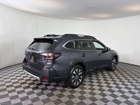 Used 2024 Subaru Outback Limited AWD/4WD image 10