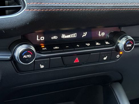 Certified 2025 MAZDA MAZDA3 Carbon image 22