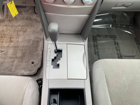 Used 2008 Toyota Camry LE FWD image 19