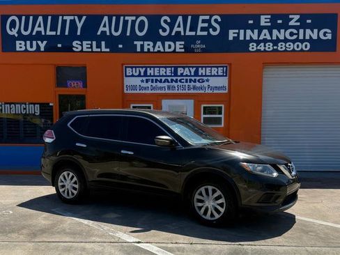 Used 2015 Nissan Rogue S FWD image 1