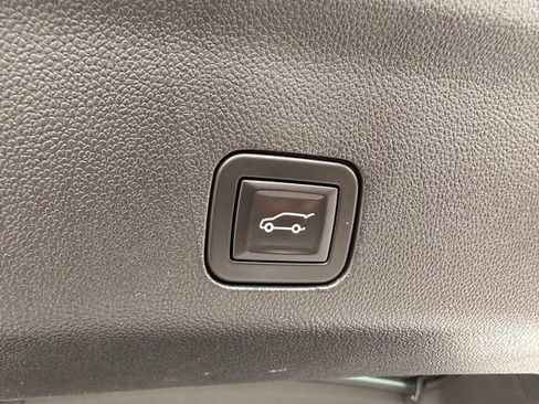 Used 2025 Chevrolet Tahoe LT AWD/4WD image 27
