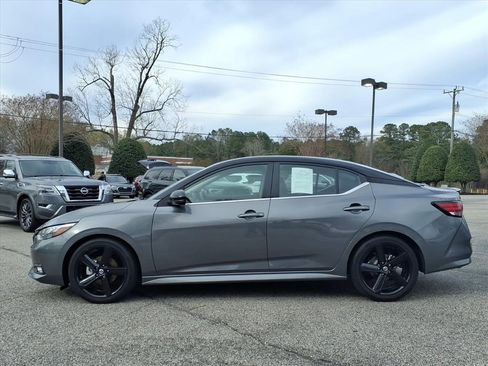 Used 2022 Nissan Sentra SR w/ Midnight Edition image 10
