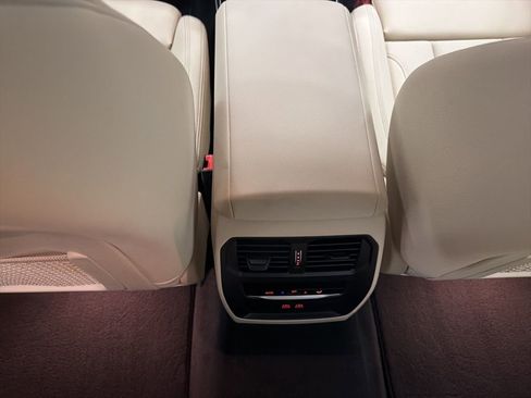 Used 2022 BMW 330i Sedan w/ Driving Assistance Package image 23