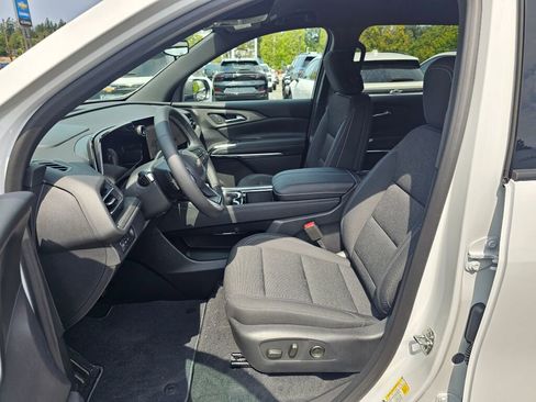 New 2026 Chevrolet Traverse LT image 19