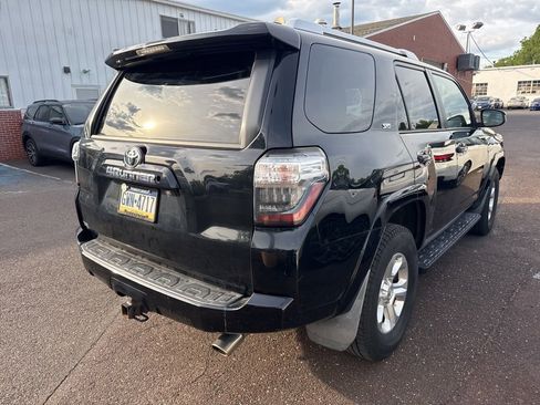 Used 2016 Toyota 4Runner SR5 AWD/4WD image 4