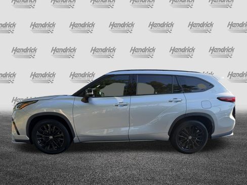 Used 2023 Toyota Highlander XSE FWD image 7
