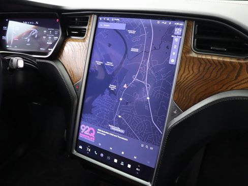 Used 2020 Tesla Model X Long Range image 21