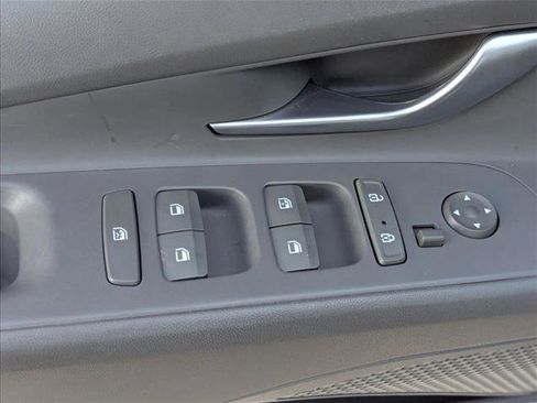 Used 2023 Hyundai Elantra SEL w/ Convenience Package image 9