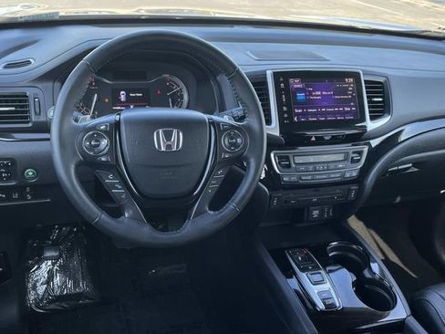 Used 2017 Honda Pilot Touring image 6