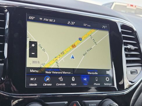 Used 2021 Jeep Grand Cherokee Laredo X image 30