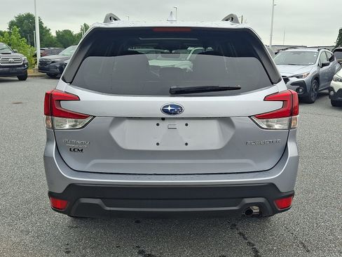 Certified 2023 Subaru Forester Premium AWD/4WD image 5