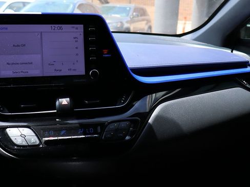 Used 2020 Toyota C-HR XLE FWD image 43