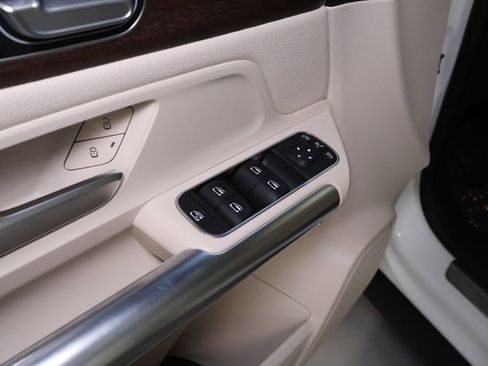 Used 2021 Mercedes-Benz GLA 250 4MATIC w/ Premium Package image 15