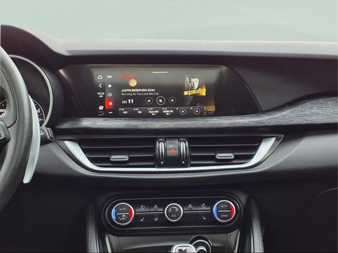 Used 2023 Alfa Romeo Stelvio Sprint image 14